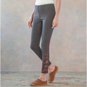 Johnny Was Size S • Gray Embroidered Floral Leggings.